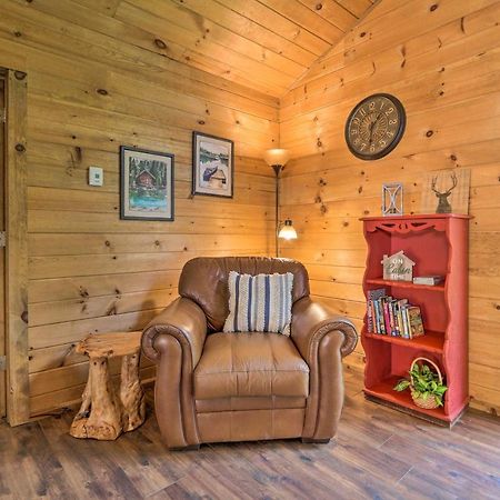 Butler Cabin On 19 Acres With Hot Tub And Fire Pit! ภายนอก รูปภาพ