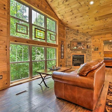 Butler Cabin On 19 Acres With Hot Tub And Fire Pit! ภายนอก รูปภาพ