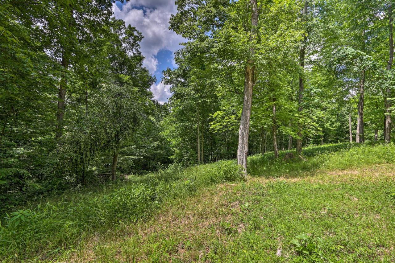 Butler Cabin On 19 Acres With Hot Tub And Fire Pit! ภายนอก รูปภาพ