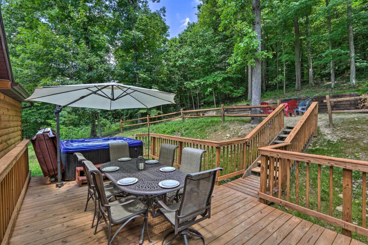 Butler Cabin On 19 Acres With Hot Tub And Fire Pit! ภายนอก รูปภาพ
