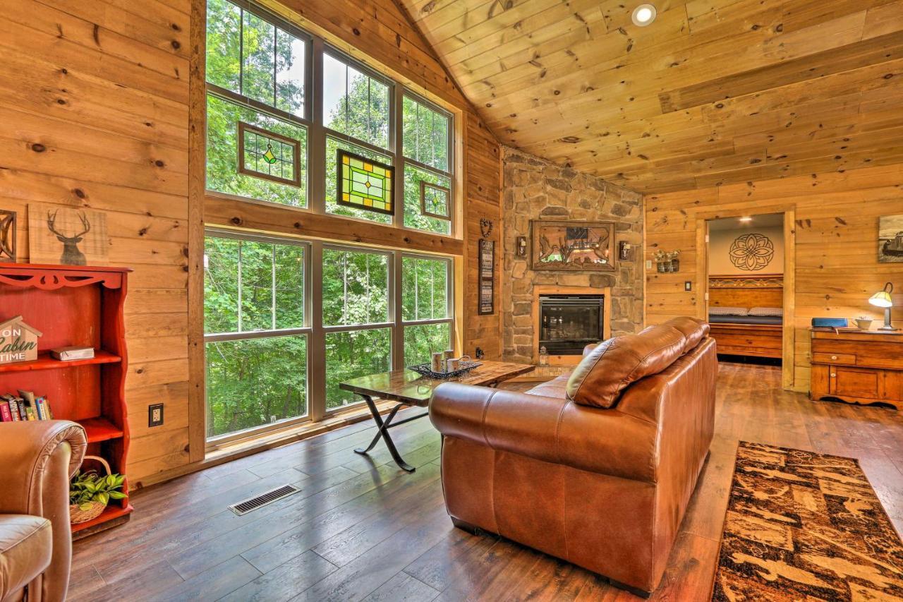 Butler Cabin On 19 Acres With Hot Tub And Fire Pit! ภายนอก รูปภาพ